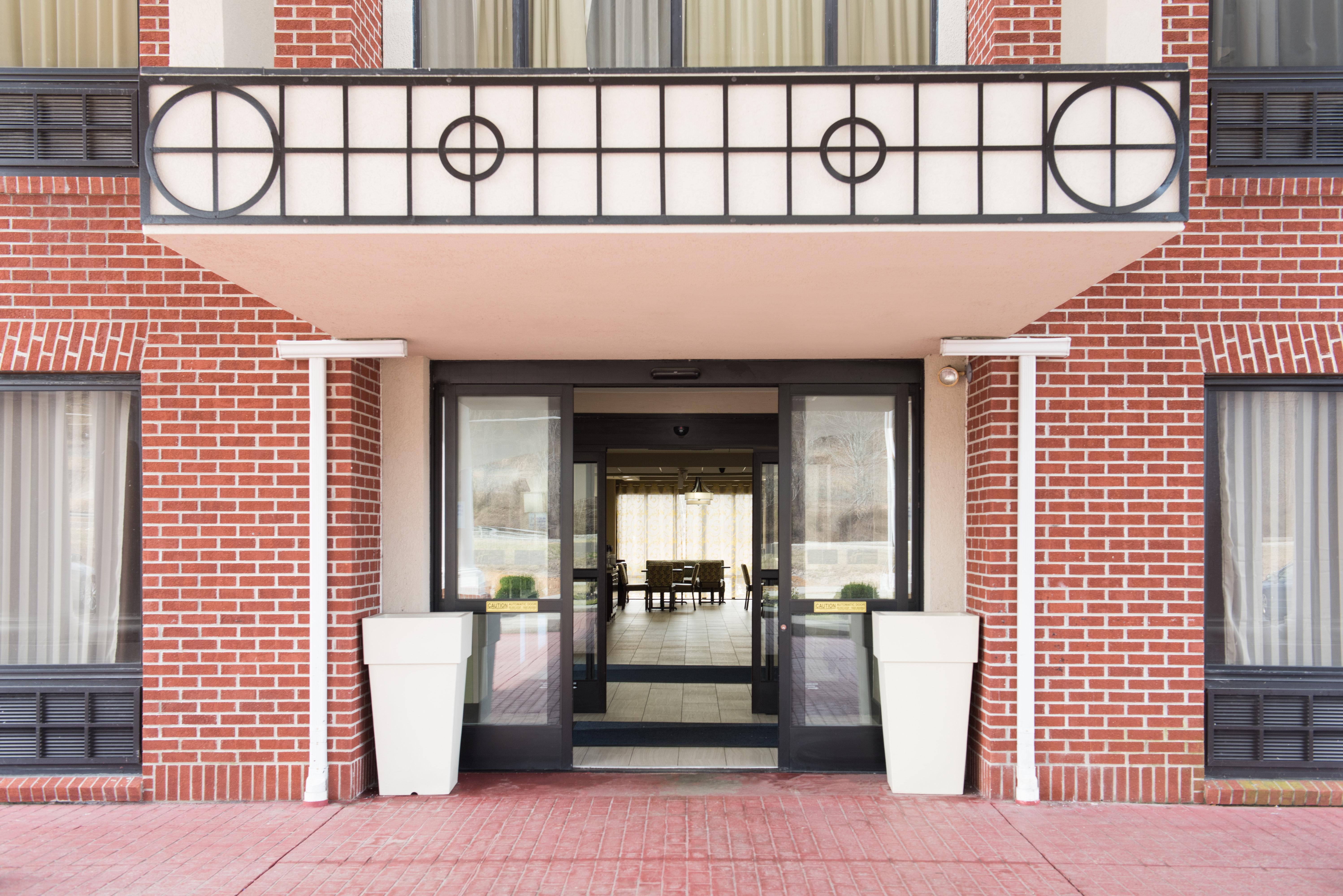 Holiday Inn Express Hotel & Suites Ashland By Ihg Buitenkant foto